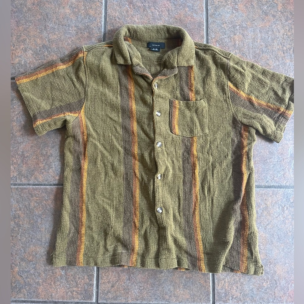 Men’s Short Sleeve Button Down 70s style Vintage, Summer- Fit’s like Large
